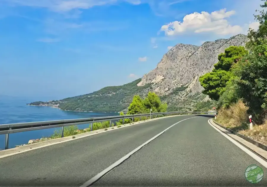 Estrada costeira entre Dubrovnik e Makarska