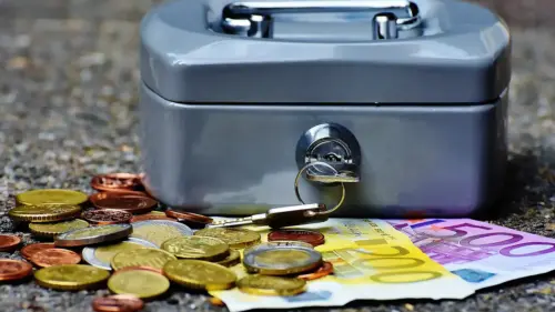 how to save money trip