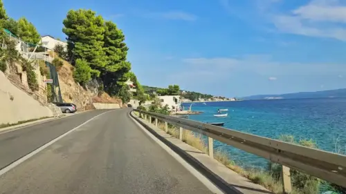 Road to Omis