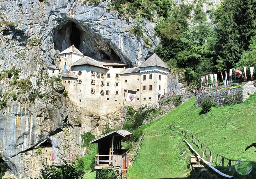 Predjama Castle